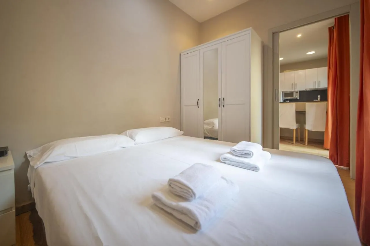 Catalunya Casas 2 Bed Apartment In Barceloneta Steps From The Beach Barcelona