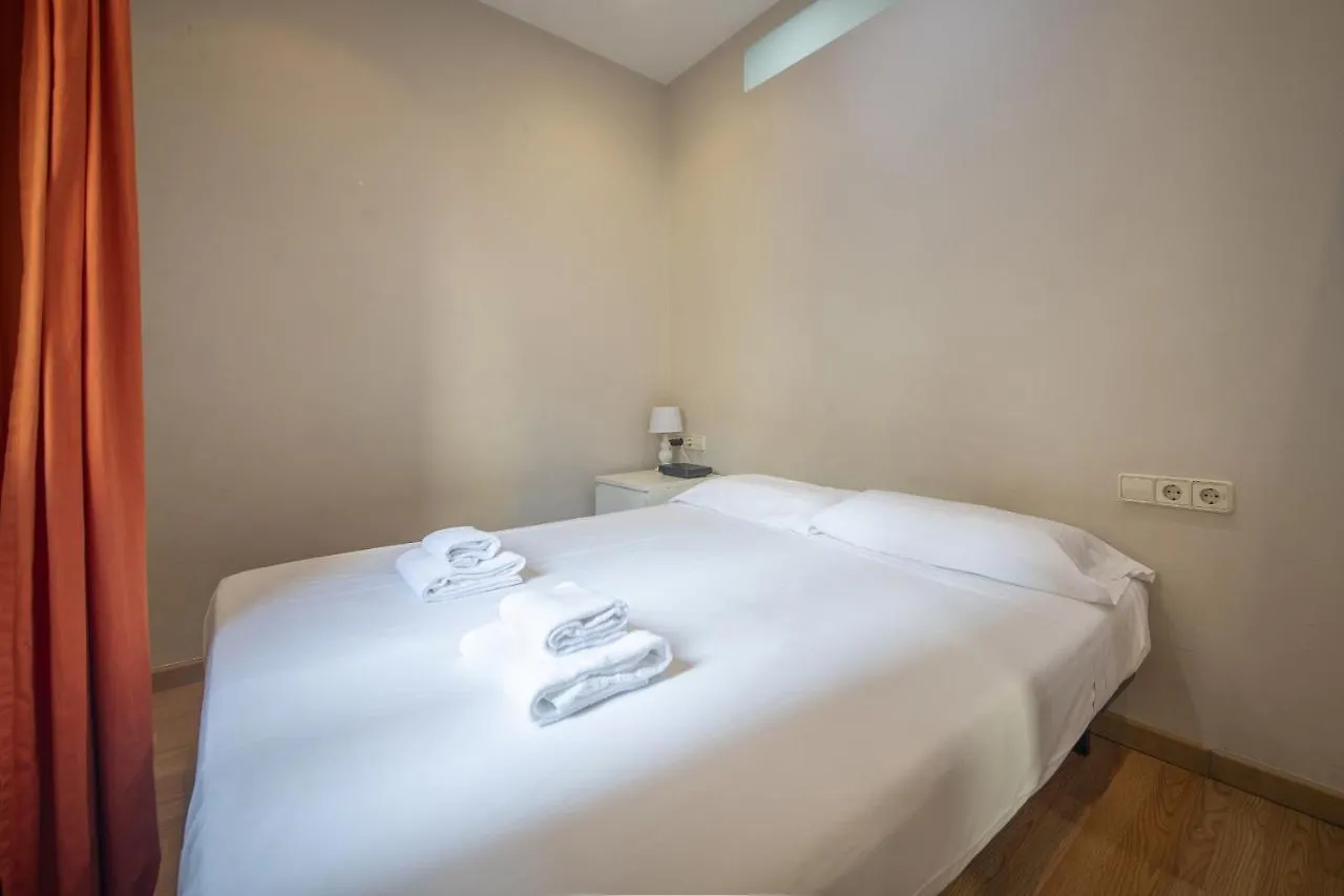 Catalunya Casas 2 Bed Apartment In Barceloneta Steps From The Beach Spain