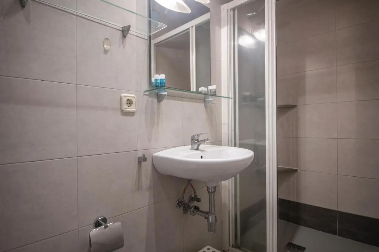 Catalunya Casas 2 Bed Apartment In Barceloneta Steps From The Beach 0*, Barcelona Spain